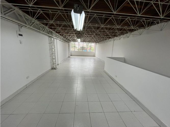 Local en arriendo en Rodeo Alto, Medellín, 218 m² · foto 4 de 10