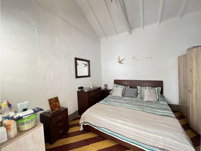 Casa de 4 alcobas en venta en El Carmelo Ii, Sabaneta, 322 m² · foto 3 de 13