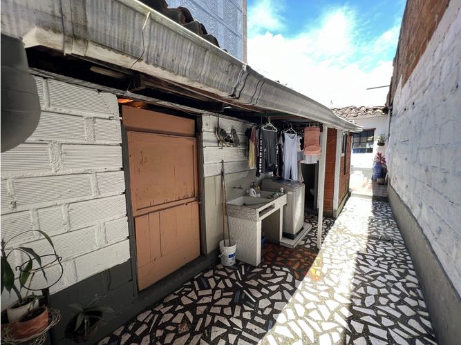 Casa de 4 alcobas en venta en El Carmelo Ii, Sabaneta, 322 m² · foto 8 de 13