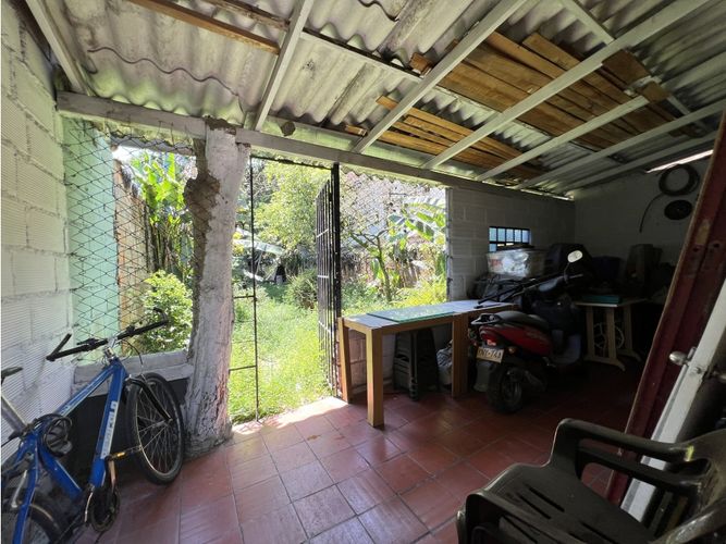 Casa de 4 alcobas en venta en El Carmelo Ii, Sabaneta, 322 m² · foto 9 de 13