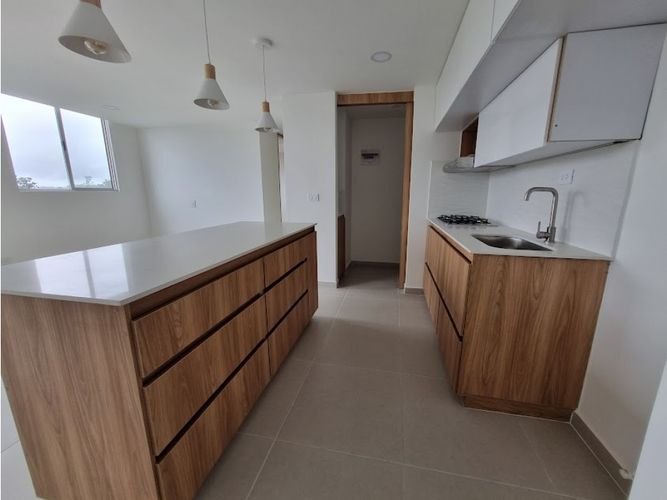 Apartamento de 2 alcobas en arriendo en Cuatro Esquinas, Rionegro, 54 m² · foto 3 de 15