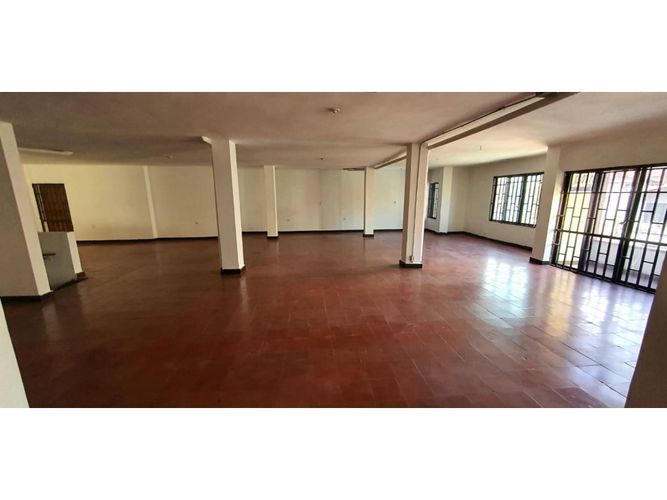 Local en arriendo en Los Naranjos, Envigado, 180 m² · foto 3 de 10