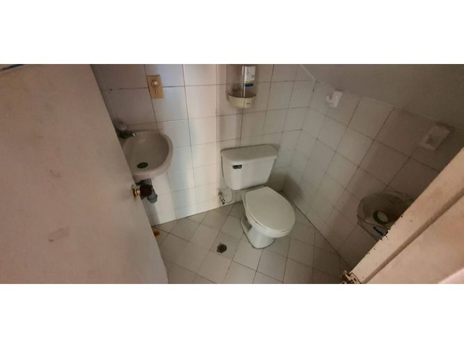 Local en arriendo en Los Naranjos, Envigado, 180 m² · foto 9 de 10