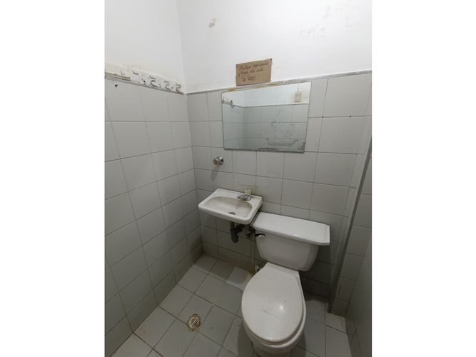 Local en venta en Centro, Envigado, 100 m² · foto 13 de 16