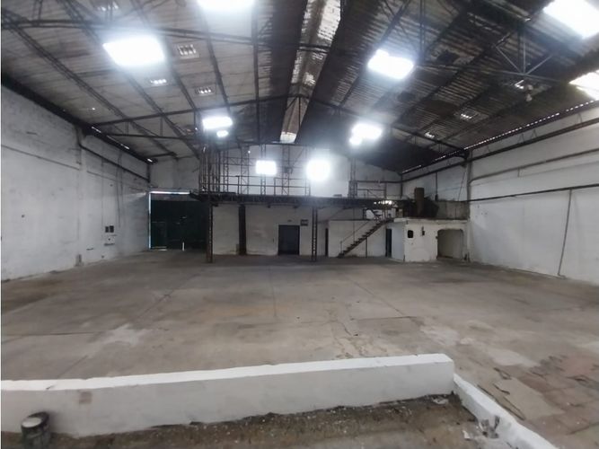 Bodega en arriendo en Ditaires, Itagüí, 750 m² · foto 4 de 9