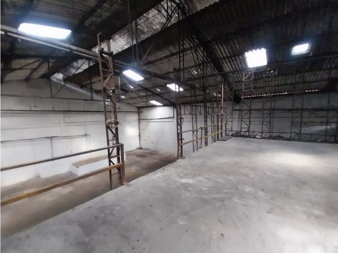 Bodega en arriendo en Ditaires, Itagüí, 750 m² · foto 6 de 9