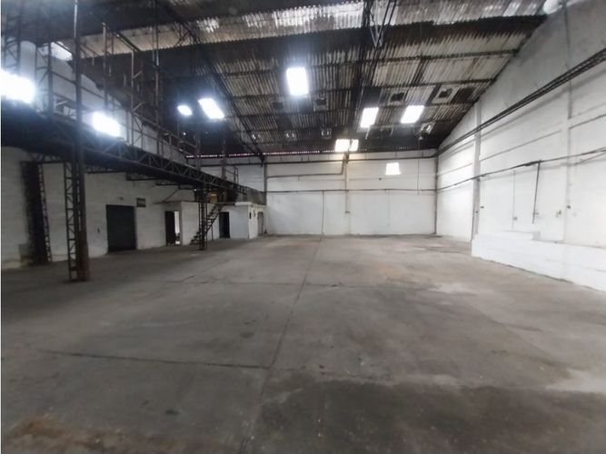 Bodega en arriendo en Ditaires, Itagüí, 750 m² · foto 9 de 9