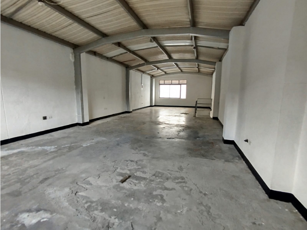 Warehouse for sale in Guayabal, Medellín 3