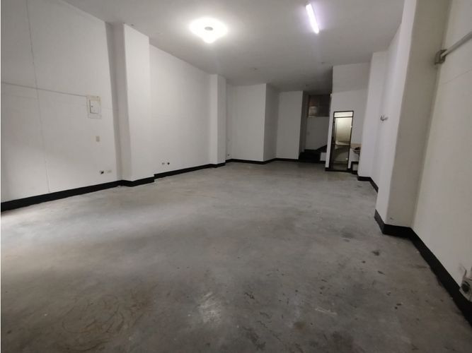 Bodega en venta en La Candelaria, Medellín, 320 m² · foto 6 de 11