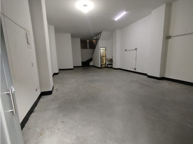 Bodega en venta en La Candelaria, Medellín, 320 m² · foto 8 de 11