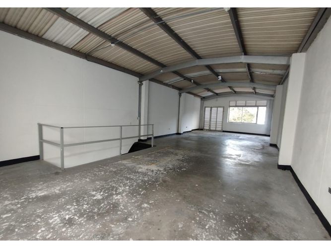 Bodega en venta en La Candelaria, Medellín, 320 m² · foto 9 de 11