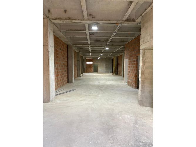 Bodega en arriendo en Trinidad, Medellín, 240 m² · foto 6 de 8