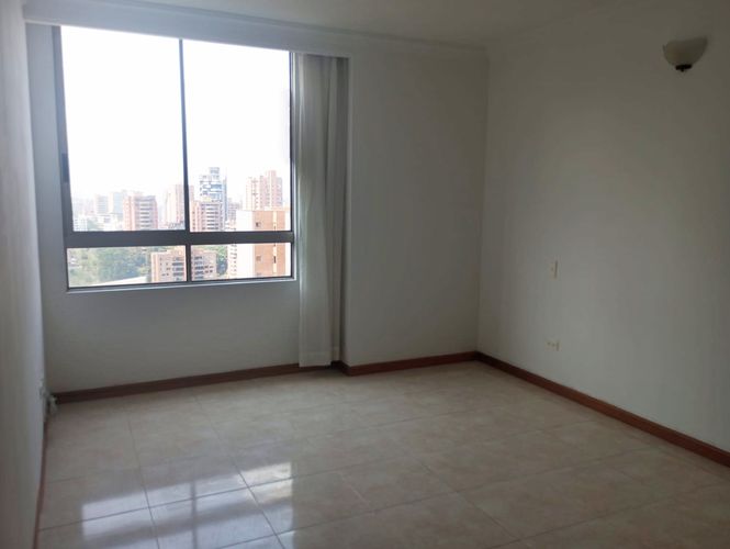 Apartamento de 2 alcobas en arriendo en El Poblado, Medellín, 90 m² · foto 13 de 15
