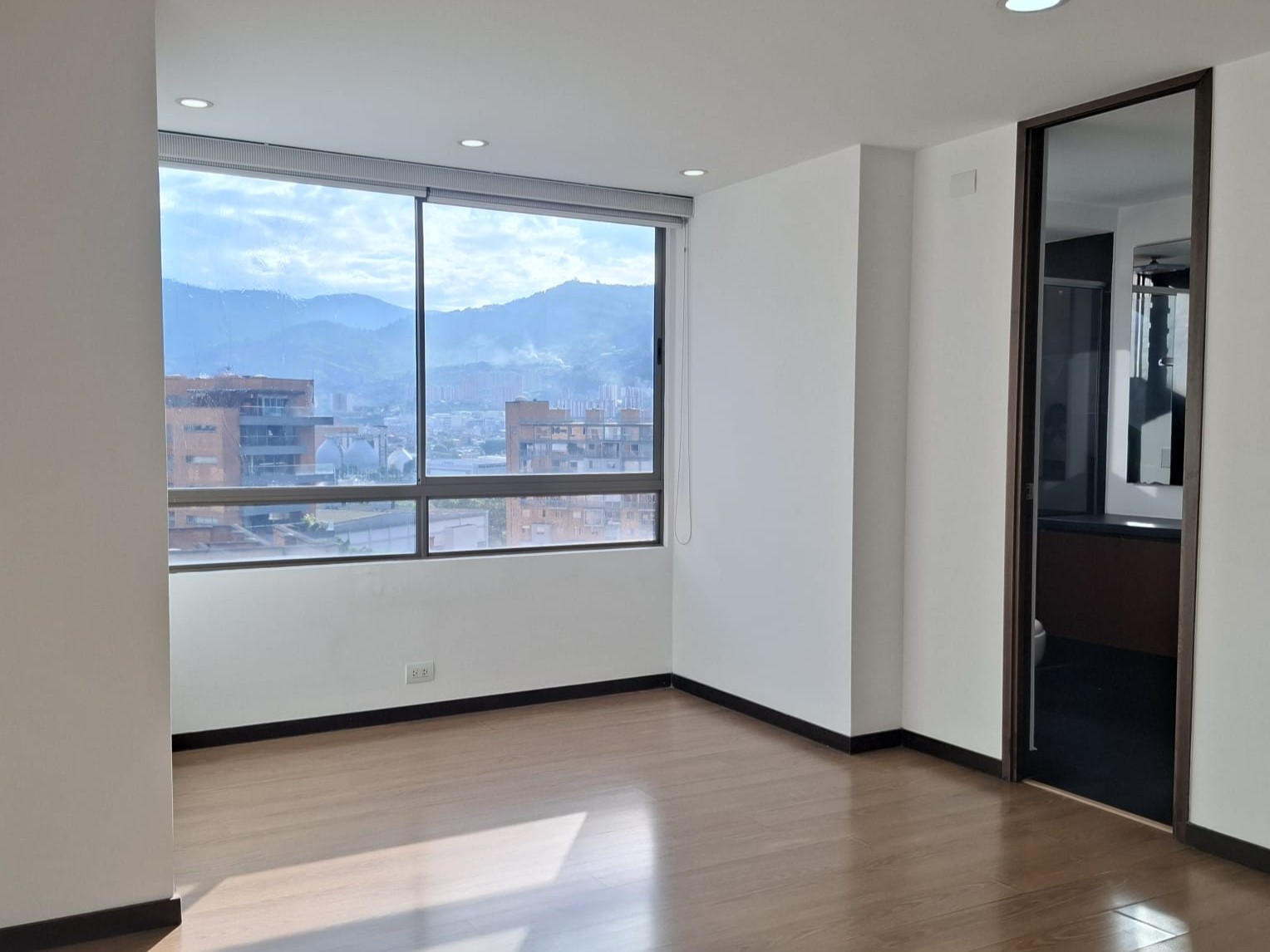 Apartamento en arriendo en El Poblado, Medellín · foto 6 de 14