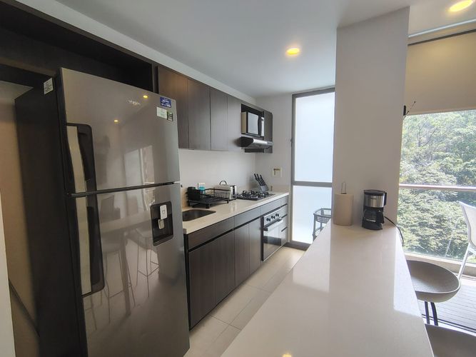 Apartamento de 2 alcobas en arriendo en El Poblado, Medellín, 64 m² · foto 4 de 18