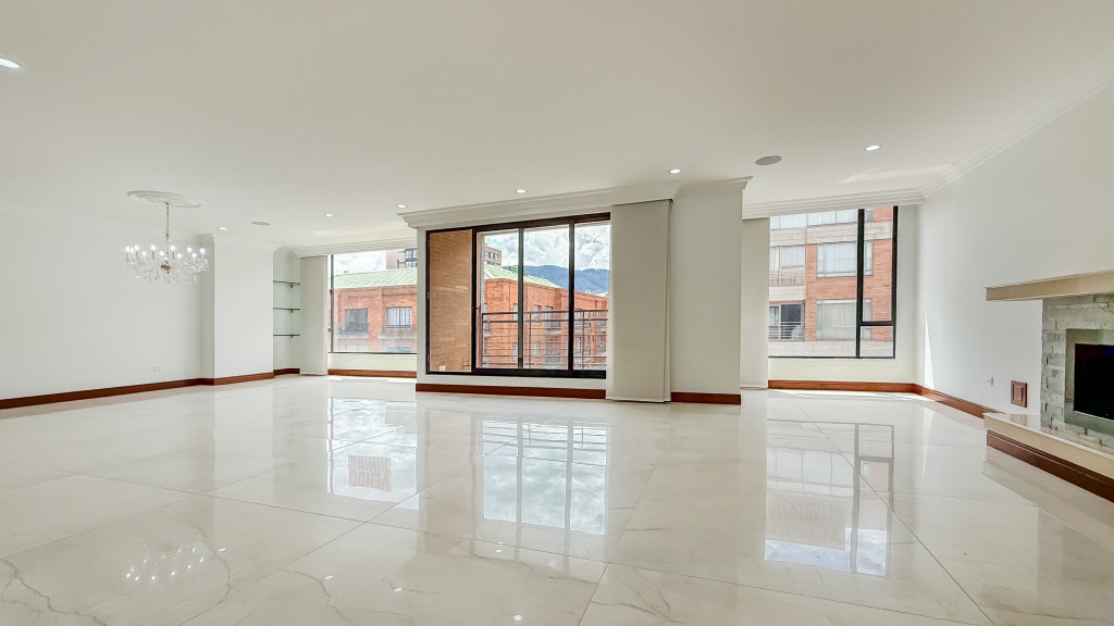 Apartamento en venta en Chico, Bogotá · foto 2 de 18