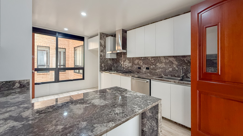Apartamento en venta en Chico, Bogotá · foto 3 de 18