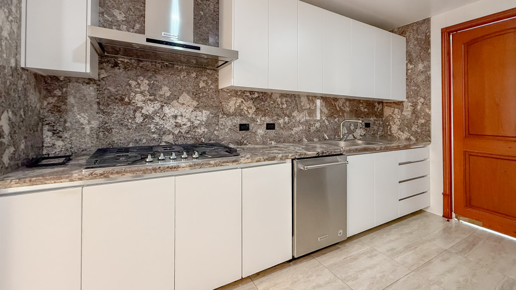 Apartamento en venta en Chico, Bogotá · foto 5 de 18