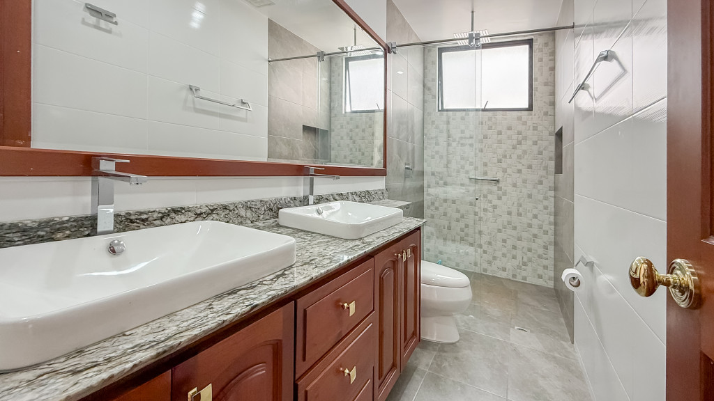 Apartamento en venta en Chico, Bogotá · foto 16 de 18