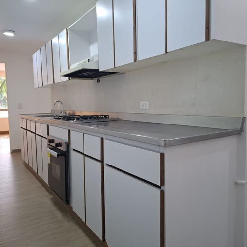 Apartamento de 3 alcobas en arriendo en El Poblado, Medellín, 98 m² · foto 5 de 16