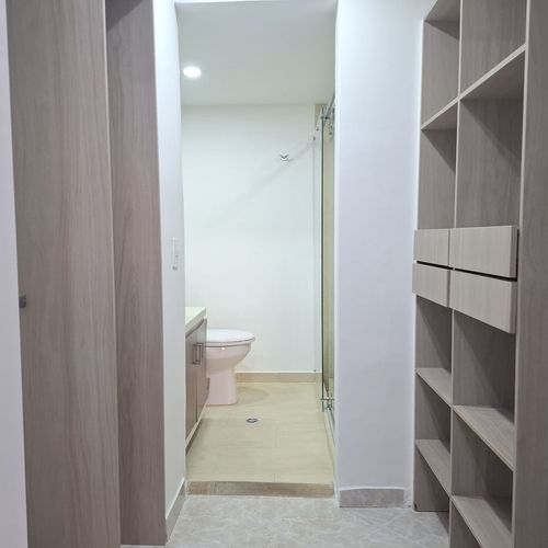 Apartamento de 3 alcobas en arriendo en El Poblado, Medellín, 98 m² · foto 12 de 16