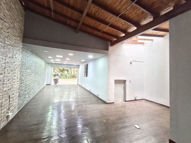Local en arriendo en Laureles, Medellín, 84 m² · foto 2 de 5