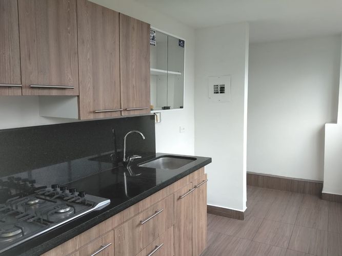 Apartamento de 2 alcobas en arriendo en El Poblado, Medellín, 73 m² · foto 5 de 16