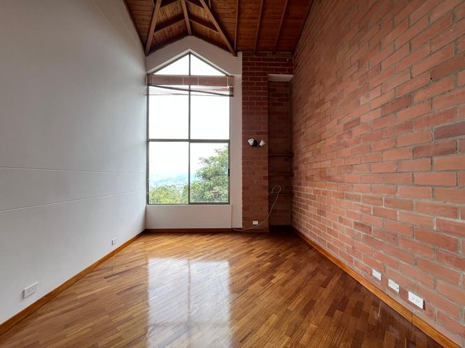 Casa de 5 alcobas en venta en El Poblado, Medellín, 270 m² · foto 15 de 20