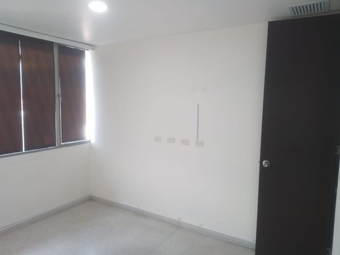 Oficina en arriendo en Laureles, Medellín, 29 m² · foto 4 de 5