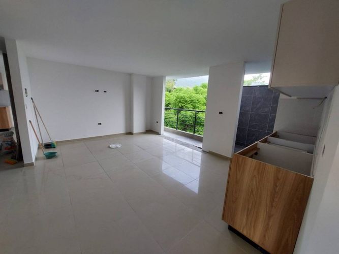 Apartamento de 2 alcobas en venta en La Campiña, Girón, 74 m² · foto 4 de 8