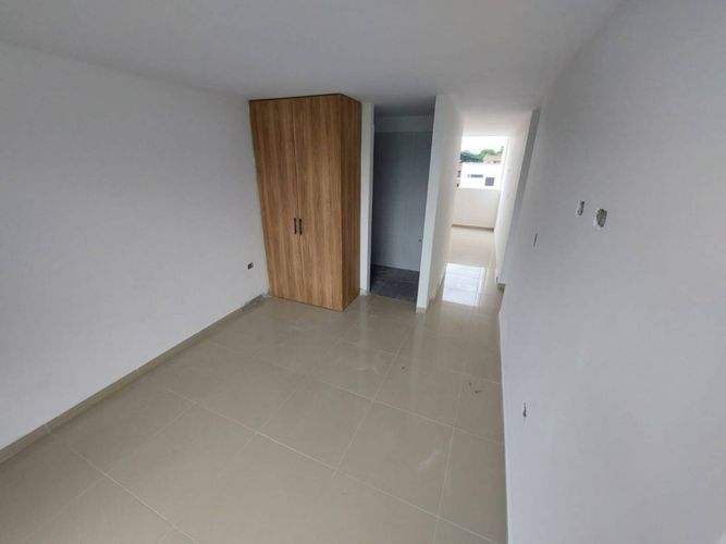 Apartamento de 2 alcobas en venta en La Campiña, Girón, 74 m² · foto 5 de 8