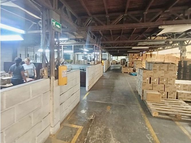 Bodega en arriendo en Zona Industrial No. 2, Itagüí, 1780 m² · foto 11 de 12
