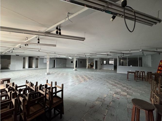 Bodega en arriendo en Perpetuo Socorro, Medellín, 520 m² · foto 2 de 12