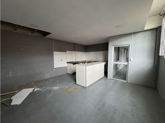 Bodega en arriendo en Perpetuo Socorro, Medellín, 520 m² · foto 5 de 12