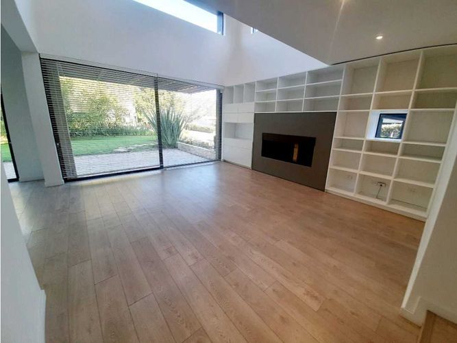 Casa de 3 alcobas en venta en San Cayetano, La Calera, 320 m² · foto 2 de 24