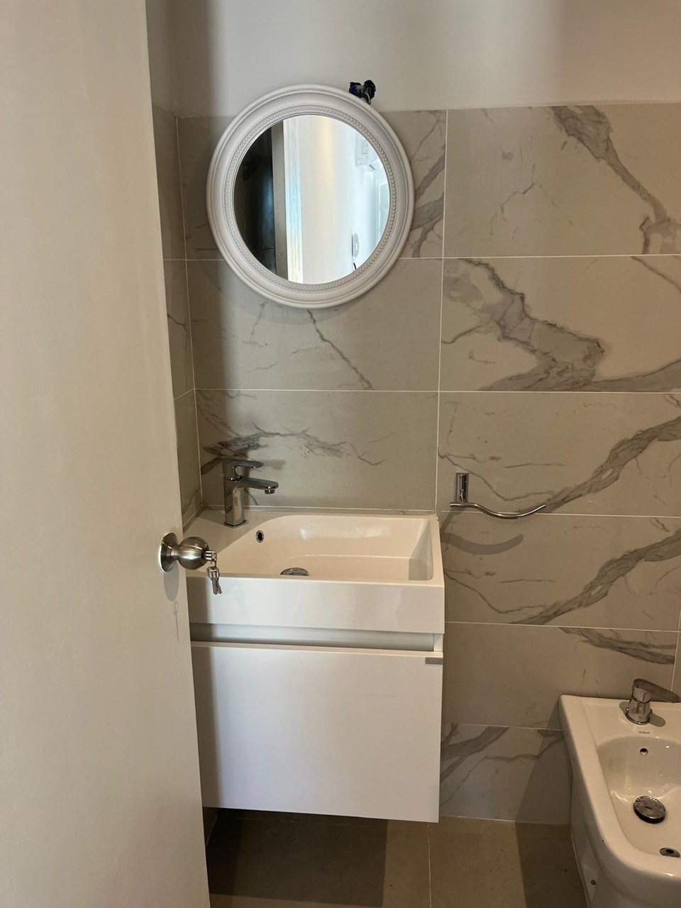 ALQUILER EN PUNTA GORDA DE 1 DORMITORIO, FRENTE AL MAR, PATIO Y COCHERA, SIN GASTOS COMUNES · Foto 12