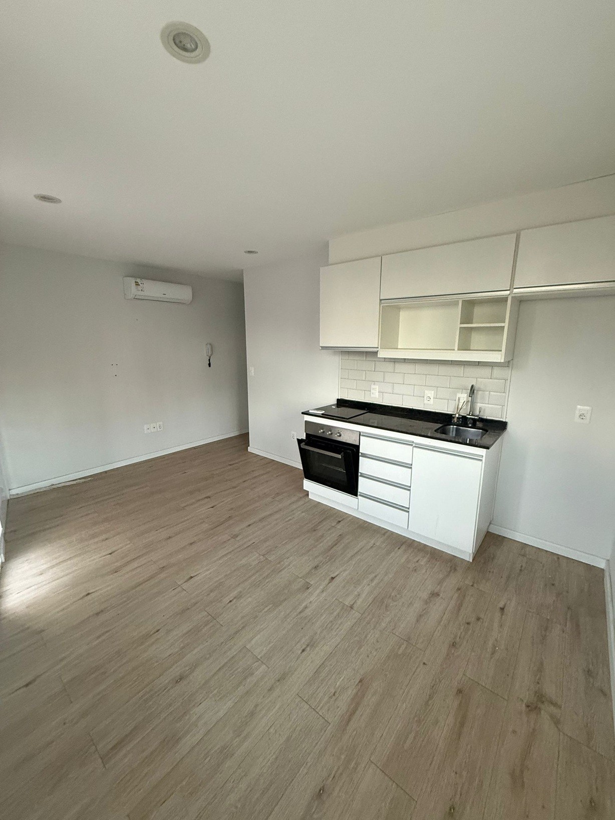 ALQUILER EN PUNTA GORDA DE 1 DORMITORIO, FRENTE AL MAR, PATIO Y COCHERA, SIN GASTOS COMUNES · Foto 7