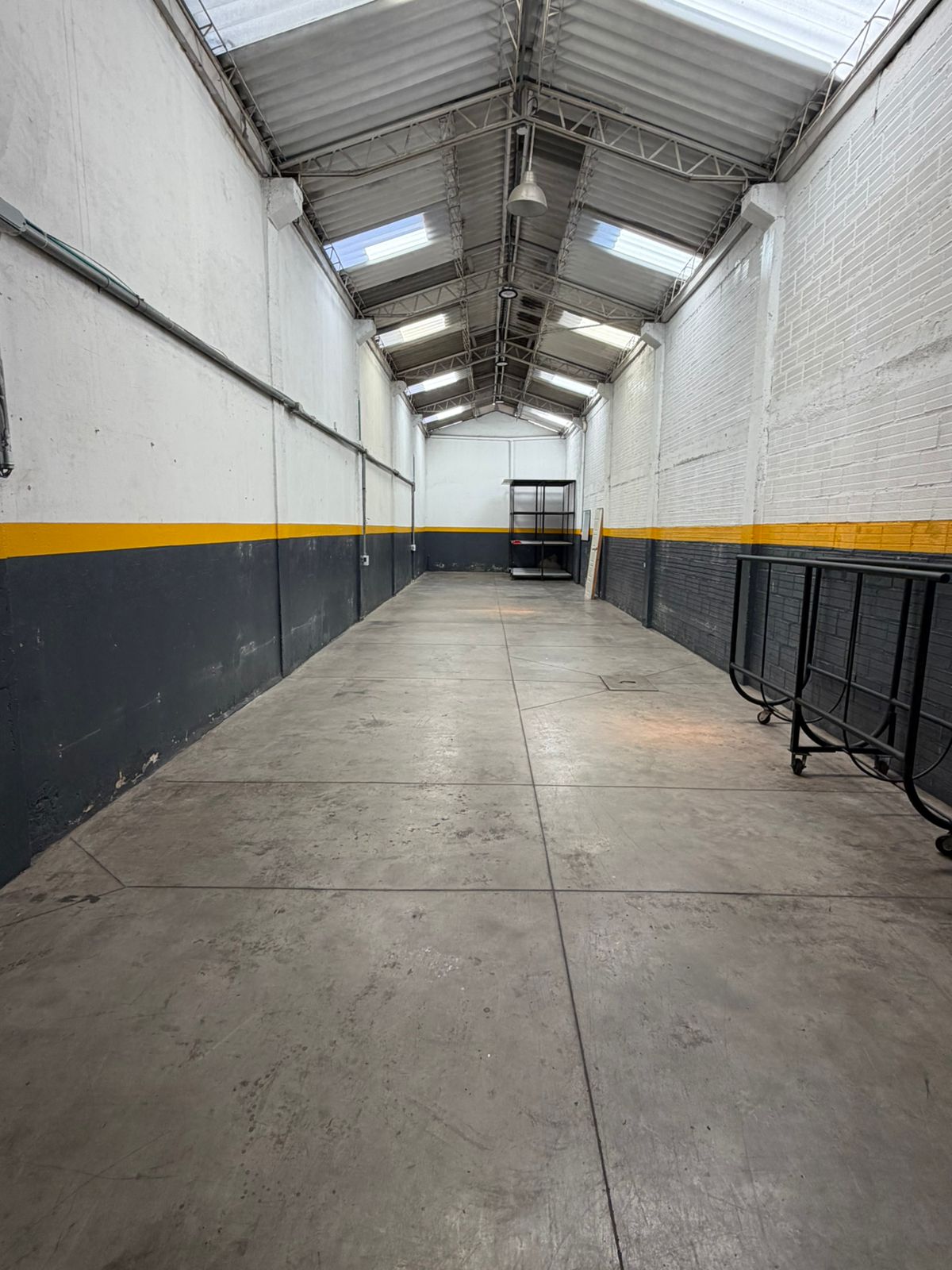 Warehouse for rent in Las ferias, Bogotá
