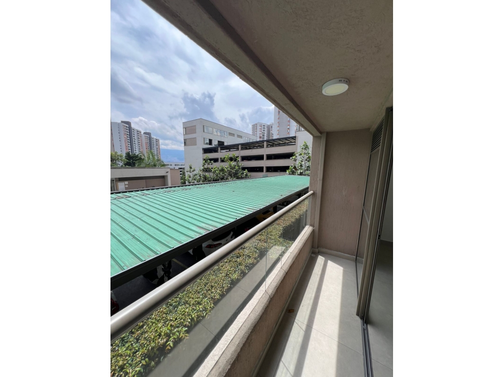 Apartamento en venta en Loma De Los Bernal, Medellín · foto 14 de 17