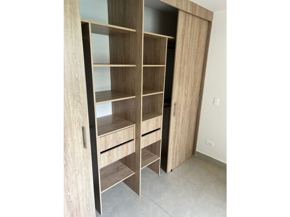 Apartamento en venta en Loma De Los Bernal, Medellín · foto 15 de 17