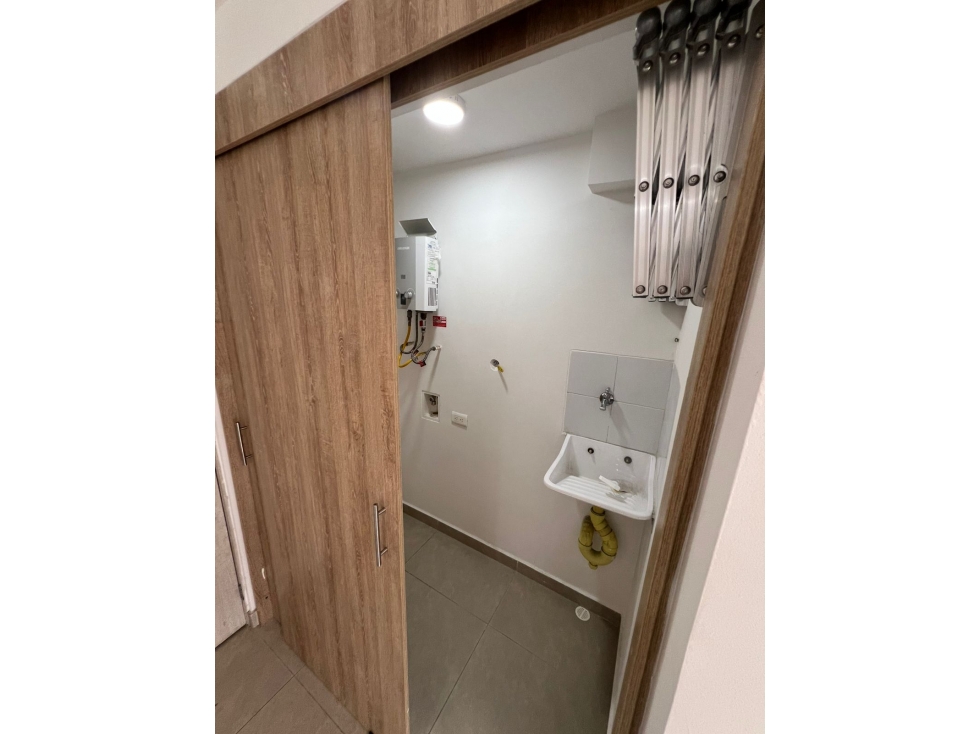 Apartamento en venta en Loma De Los Bernal, Medellín · foto 17 de 17