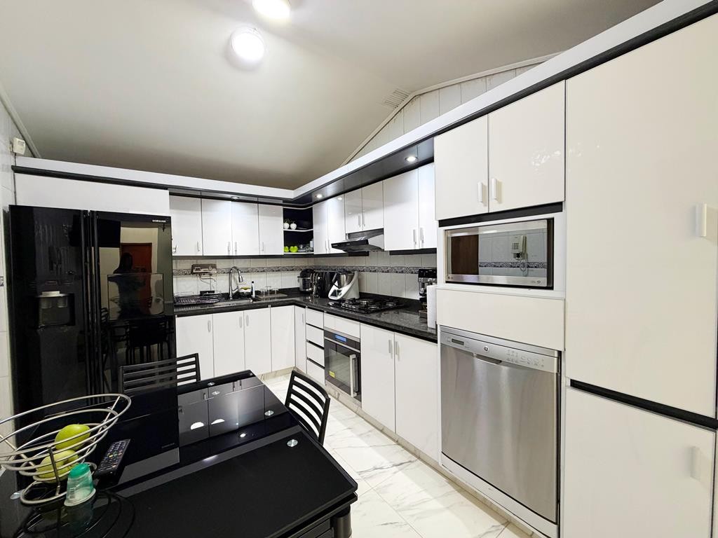 Casa en venta en Niza Cordoba, Bogotá · foto 11 de 24
