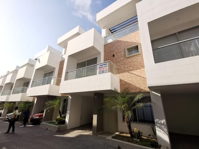 Casa de 3 alcobas en venta en Pradomar, Puerto Colombia, 167 m² · foto 2 de 24