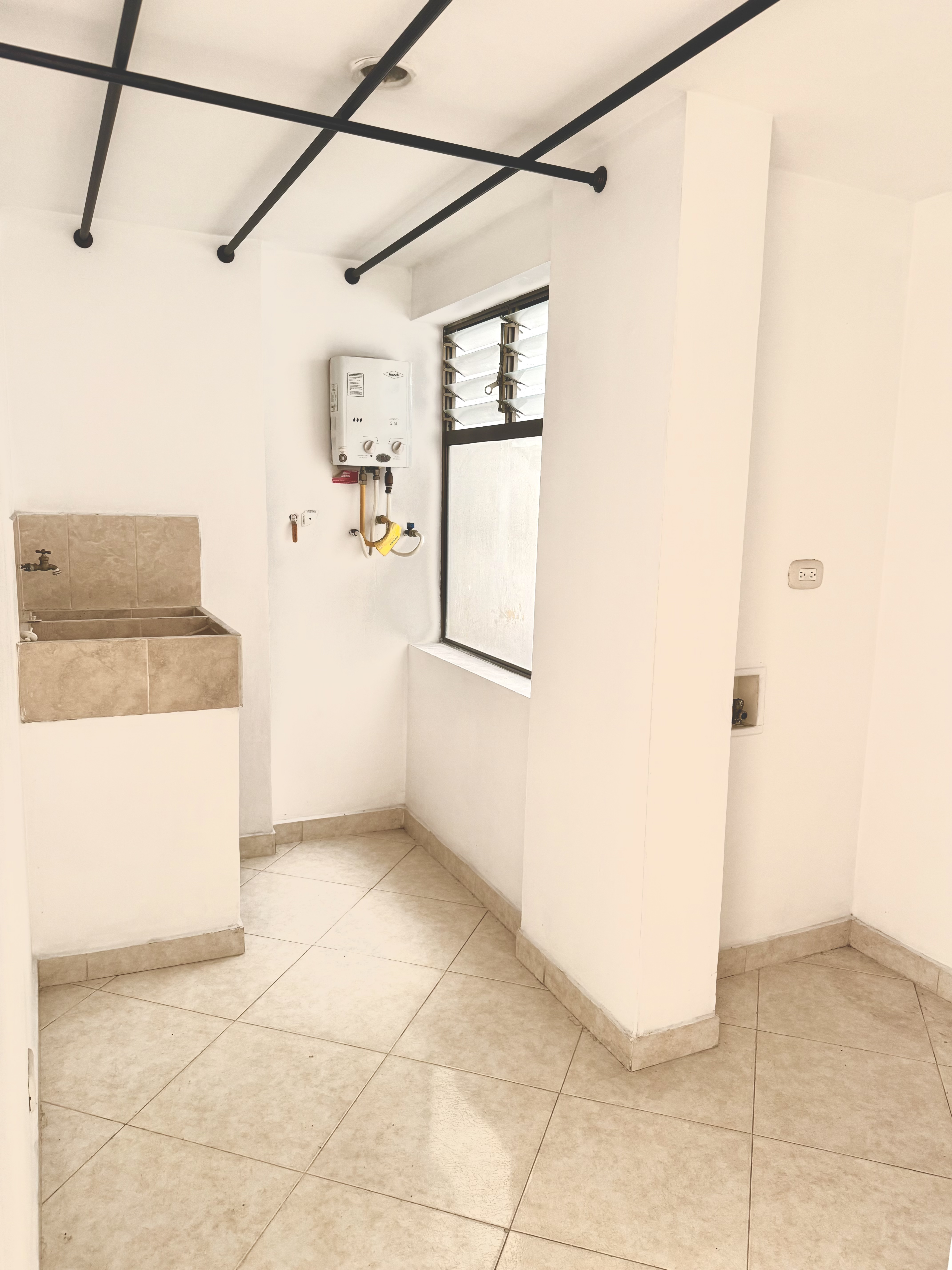 Apartamento en venta en Suramérica, Itagüí · foto 3 de 10