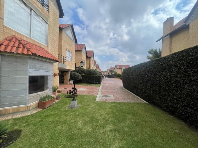 Casa de 4 alcobas en venta en Laura Vicuña, Chía, 300 m² · foto 3 de 24