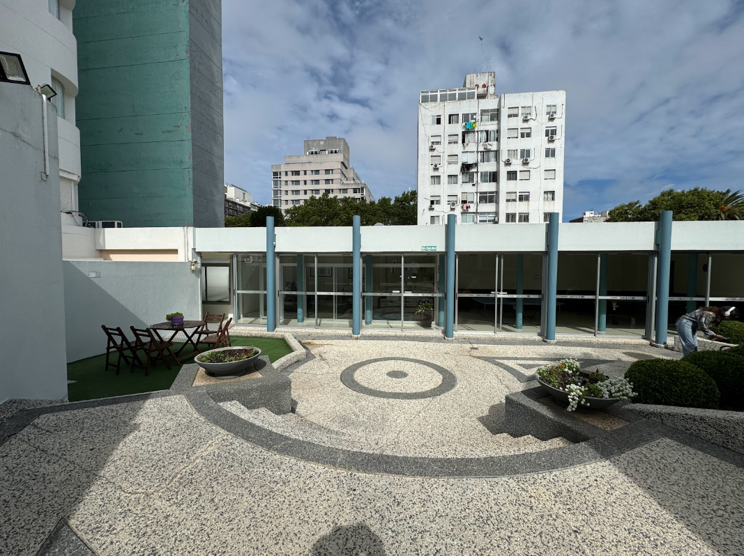 Alquiler en magnífica ubicación en Punta Carretas  con amenities y gastos comunes bajos