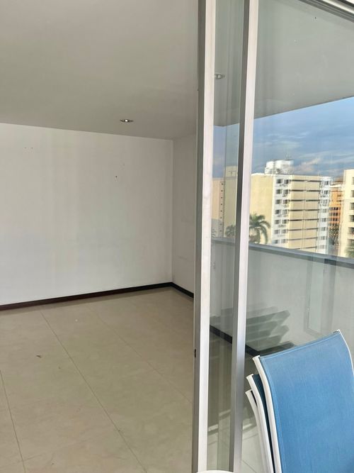 Apartamento de 2 alcobas en venta en Versalles, Cali, 80 m² · foto 3 de 15