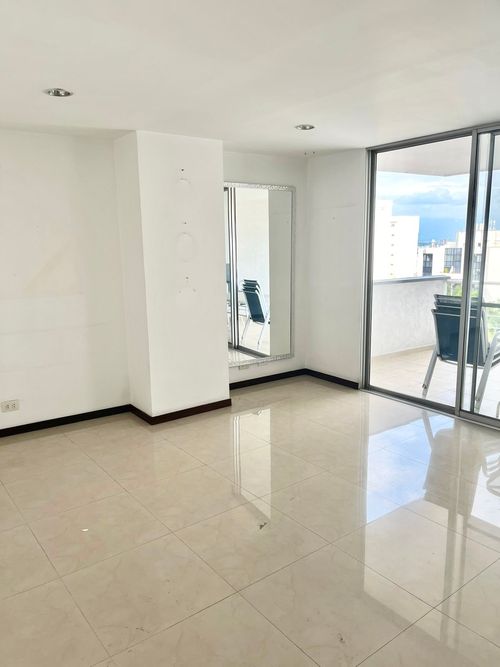 Apartamento de 2 alcobas en venta en Versalles, Cali, 80 m² · foto 8 de 15
