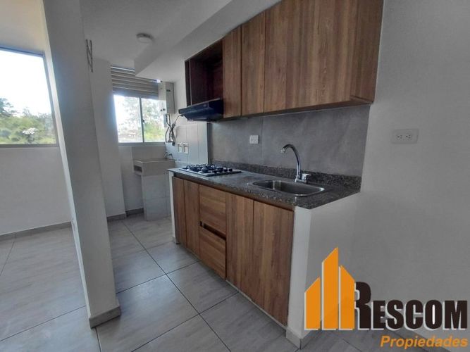 Apartamento de 3 alcobas en venta en Centro, Rionegro, 60 m² · foto 2 de 21