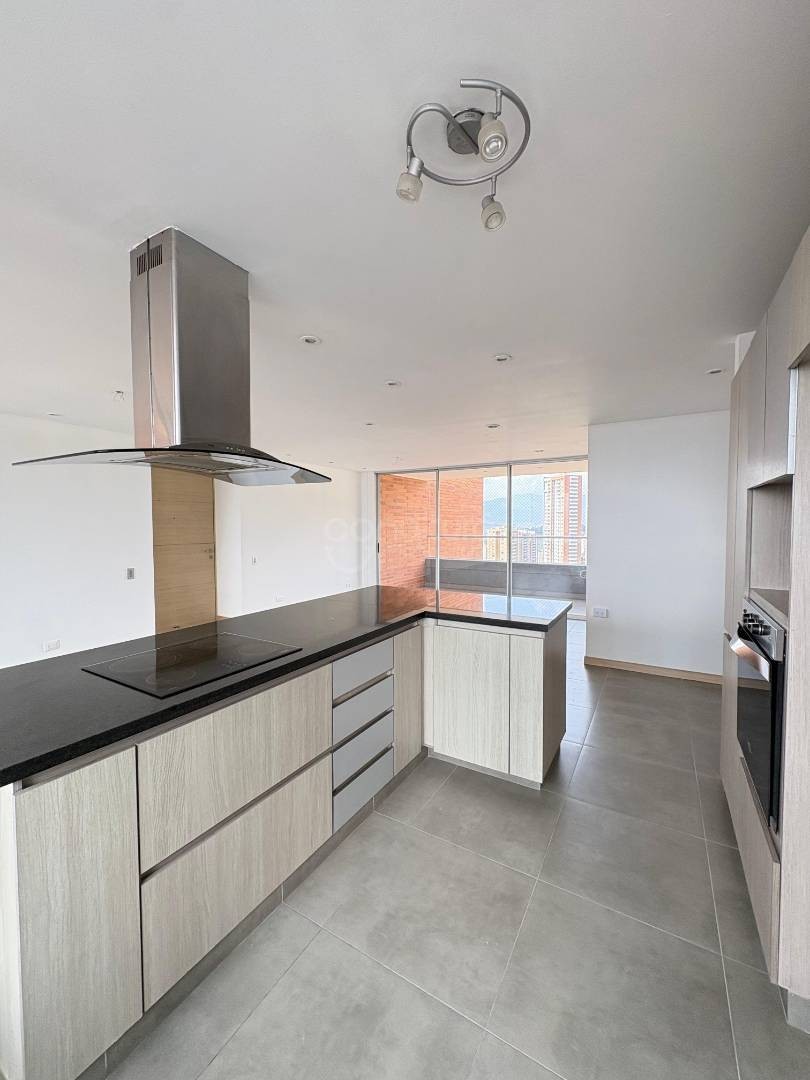 Apartamento en venta en Castropol, Medellín 2